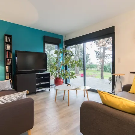 D'hote Le Cedre Bleu Frühstückspension