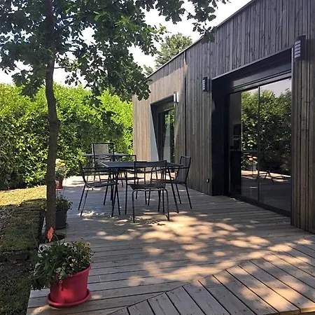 D'hote Le Cedre Bleu Bed & Breakfast