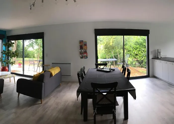 Frühstückspension D'hote Le Cedre Bleu